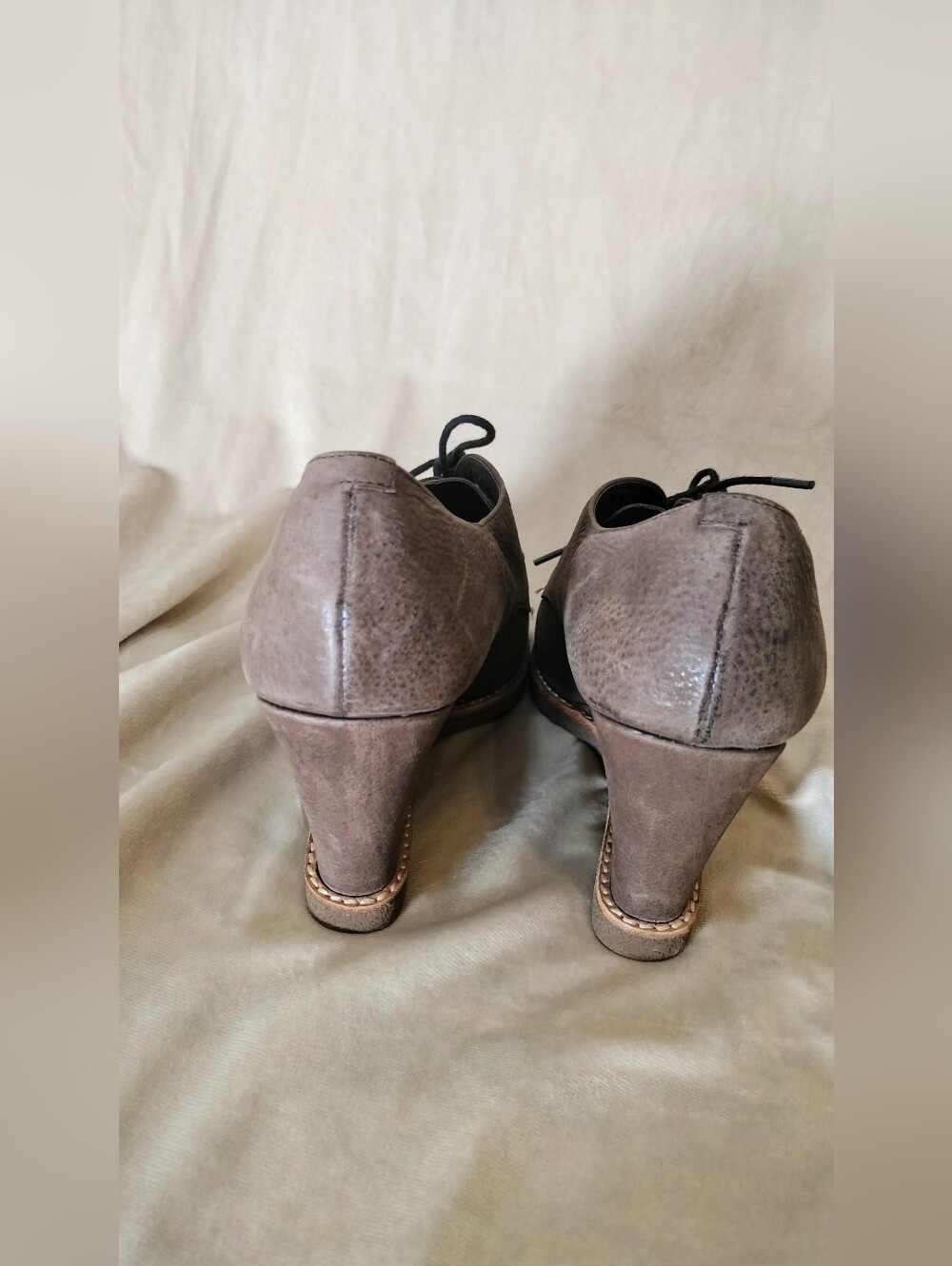 Staccato Women's Brown Suede Wedge Heel Lace Up Oxford. Size 40/US 9 - Picture 5 of 8